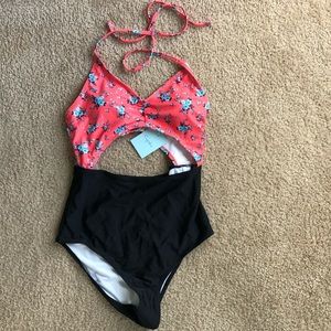 Cupshe one-piece suit with cut-out detail